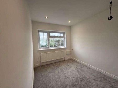 Gleneagles Road, Heald Green, Cheadle, SK8 - Photo 2