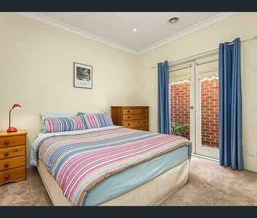 19 Raleigh Grove, Essendon North VIC 3041 - Photo 5