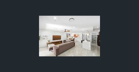 Spacious 5-Bedroom Family Home in a Prime Bradbury Location ! - Photo 2