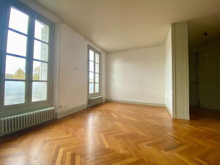 Location Appartement 4 pièces 167m² AVIGNON 84000 - Photo 5