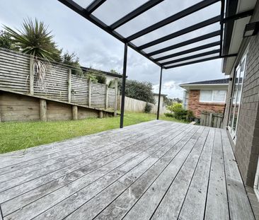 3 bedroom in Totara Vale - Photo 4