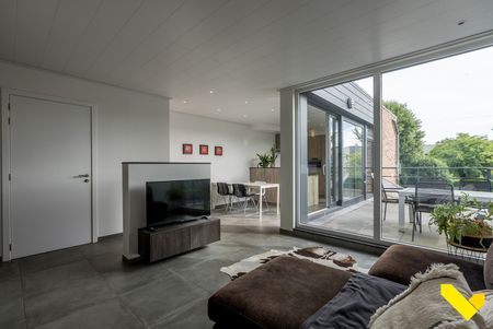 Zeer ruim duplex-appartement met prachtig terras en tuin! - Photo 5