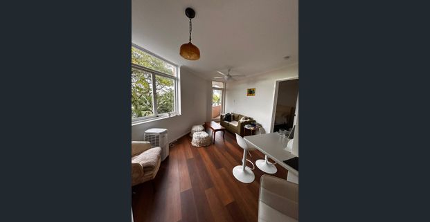 Lovely Second-Floor, Light-Filled One-Bedroom Apartment available from the 16/12/2025 - Photo 1