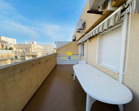 APARTMENT FOR RENT, 2 BEDROOMS AND 1 BATHROOM IN TORREVIEJA - ALICANTE - Photo 3