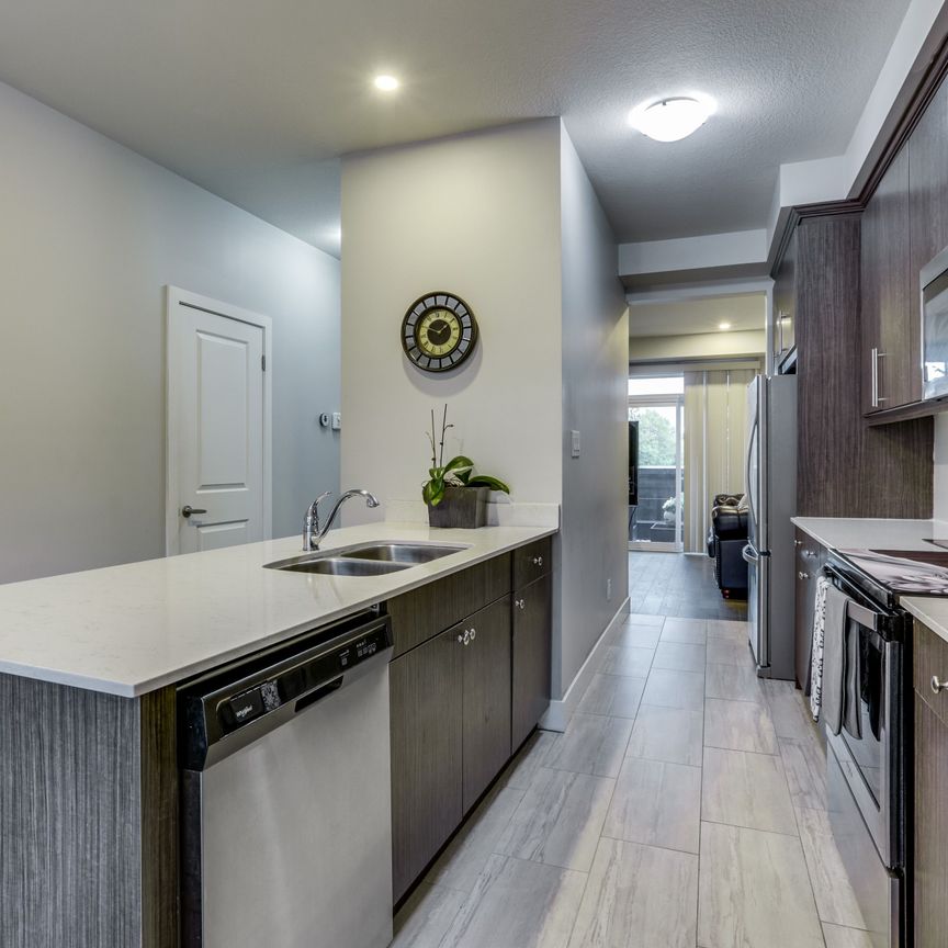 For Lease - 2104 Meadowgate Boulevard, London South, Ontario - Photo 1