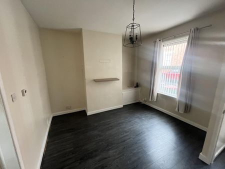 2 bedroom terraced house to rent - Photo 3