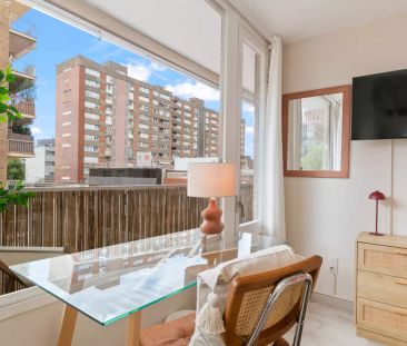 Room in a shared 4-bedroom apartment for rent in la Maternitat i Sant Ramon. - Photo 2