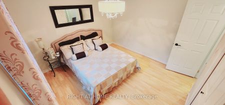 Detached Home For Lease | N8124032 - Photo 2