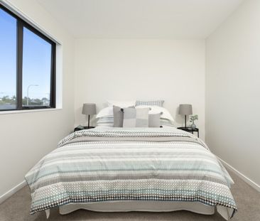 MANAGERE BRIDGE, 3 BEDROOMS - Photo 3