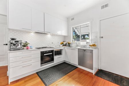 Renovated Home in Prime Malvern East Location - Photo 4