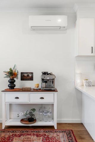 “Contemporary Comfort in a Prime Reservoir Pocket” - Photo 4