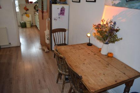 4 bedroom terraced house to rent - Photo 4