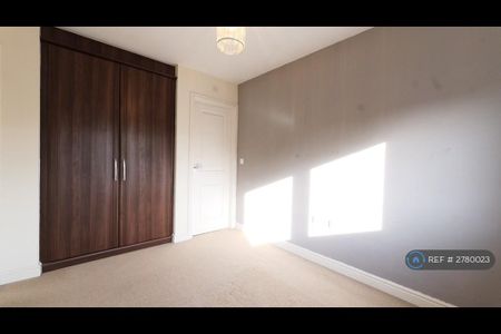 3 bedroom end of terrace house to rent - Photo 5