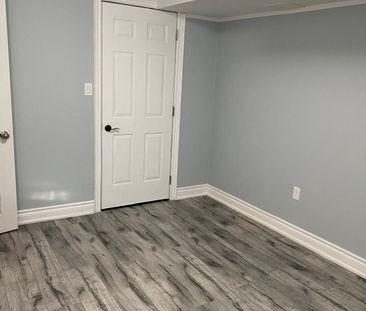 For Lease - 300 Miller Park Avenue, Bradford West Gwillimbury, Ontario - Photo 4