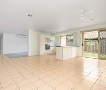 Open and Spacious Family Home! - Photo 5