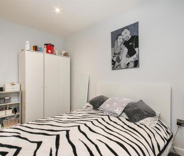 3 bedroom apartment to rent - Photo 6