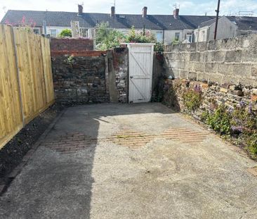 3 bedroom terraced house to rent - Photo 6