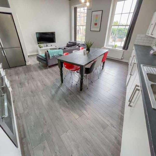 Irvine Street, L7 - Photo 1