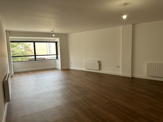 London Road North, Lowestoft - Photo 1