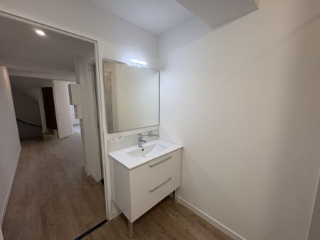 Location Appartement 2 pièces 44m² LEZIGNAN CORBIERES 11200 - Photo 4