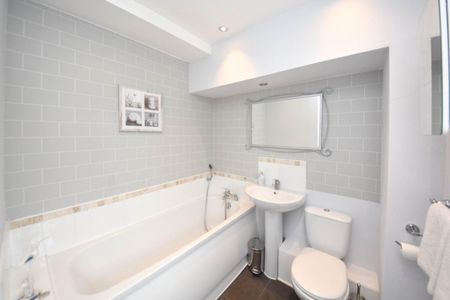 2 bed House - Mews for Rent - Photo 5