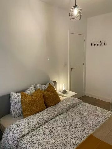 Carrer dAlmoines, Valencia, Valencian Community 46018 - Photo 2