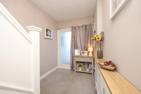 3 Bedroom Semi-Detached To Rent - Photo 4