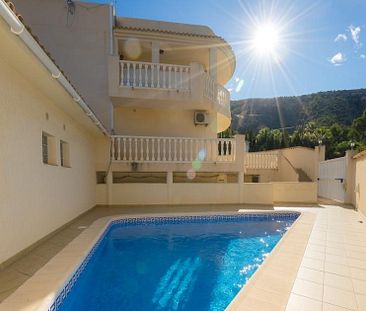 Villa For Rent In Albir - Photo 1