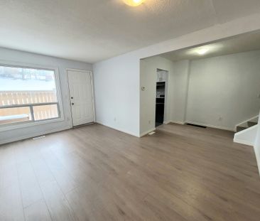 For Lease - 477 Dean Avenue Unit# 49, Oshawa, Ontario - Photo 2