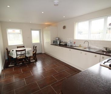 2 bedroom bungalow to rent - Photo 6