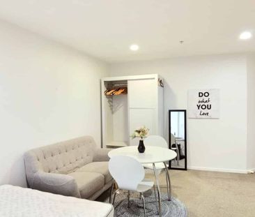 Sunny and Handsome! - Photo 2