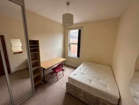 5 bedroom terraced house to rent - Photo 3