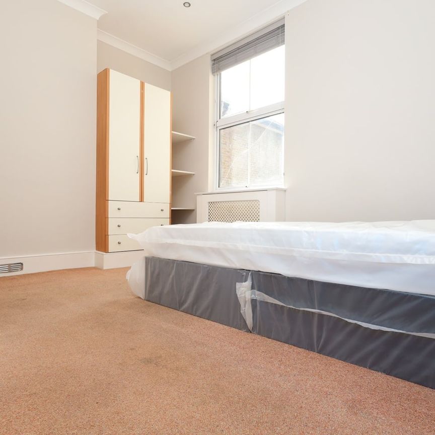 Studio Flat, Tierney Road, SW2 - Photo 1