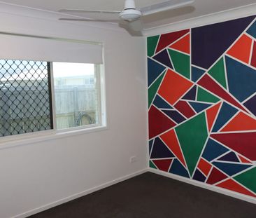 Spacious 4-Bedroom Comfort - Photo 2