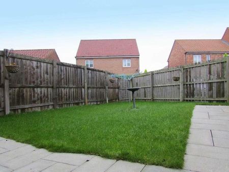 Heathfield, Northumberland Park, West Allotment, NE27 - Photo 3