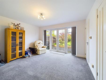 3 bedroom semi-detached house to rent - Photo 2