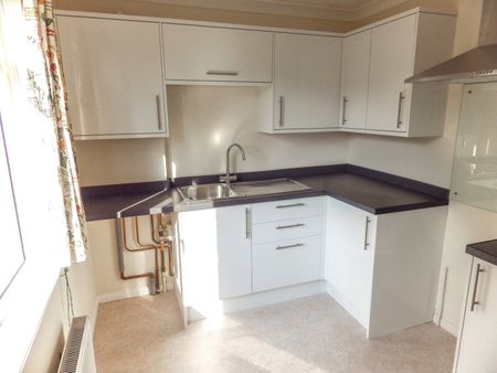 Townsend Road, Minehead, TA24 - Photo 2