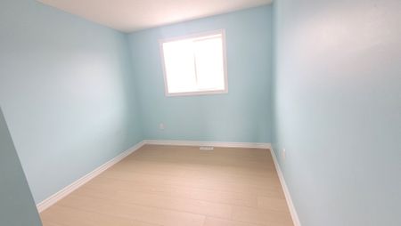 For Lease - 82 Shalom Way, Barrie, Ontario - Photo 3