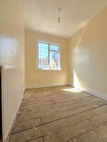 Waterton Avenue, Gravesend, DA12 - Photo 3