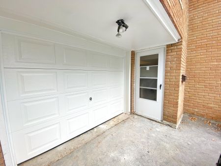 For Lease - 36 Mintwood Drive, Toronto, Ontario - Photo 4