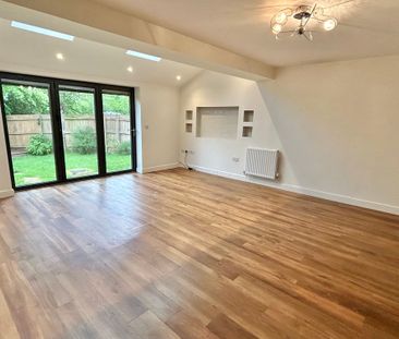 3 bedroom Spacious Three Bedroom Home to rent - Photo 1