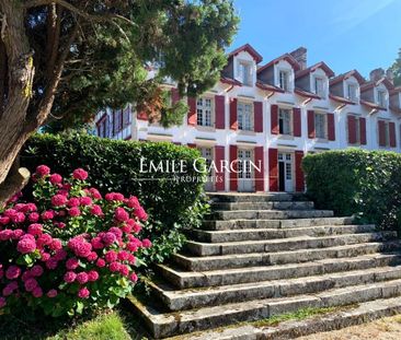 Château à louer à Ciboure, vue océan et montagnes avec piscine. - Photo 1