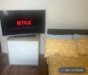 4 bedroom terraced house to rent - Photo 3