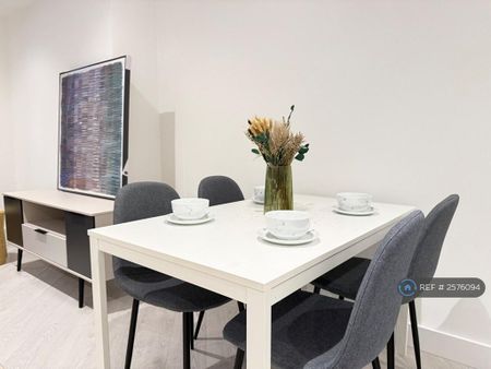 2 bedroom flat to rent - Photo 2