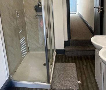 Queen Street Room 1 - Photo 4