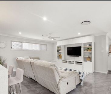 Modern and Luxurious in Capestone + Solar - Photo 4