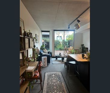 Light Filled Elwood Apartment - Close to Beach And Shops - Photo 1
