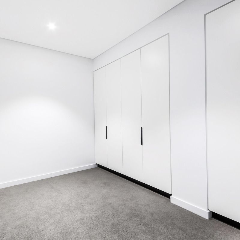 One Bedroom Plus Room-sized Study - Photo 1