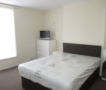 6 bedroom house to rent - Photo 2