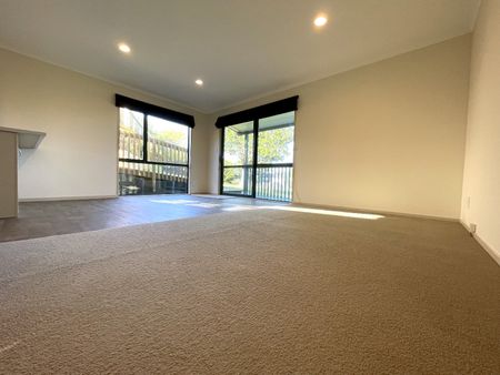Modern & Private 1-Bedroom Granny Flat in Highland Park - Photo 2
